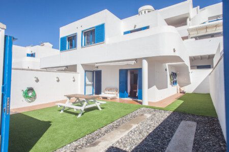 Tarifa-Cozy-House-Garden-Pets-Parking-Wifi-2